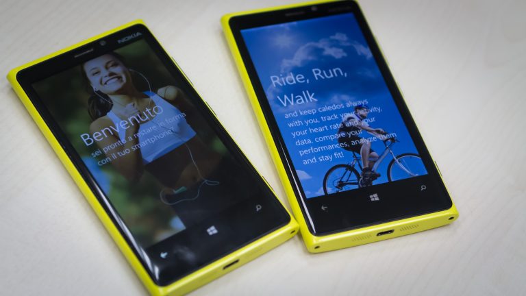 Lumia 920 mobile phone with a workout app.